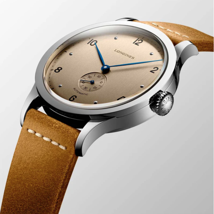 218422_01_Longines_Heritage_1945_Watch_L28134660_Clem_Vercammen_Longines_Online_Shop_2.png