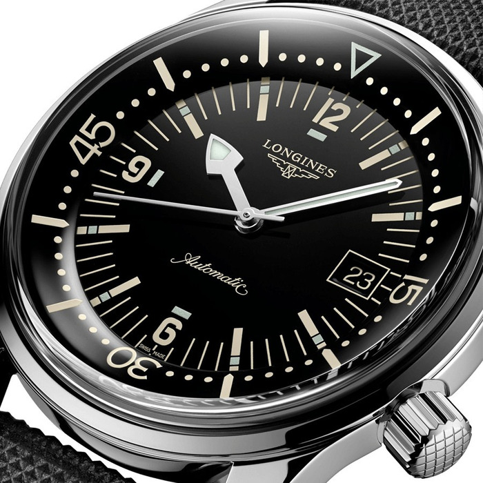 237380_01_Longines_Heritage_Legend_Diver_Watch_L37744500_Clem_Vercammen_Longines_Online_Shop_4.jpg