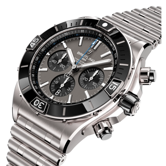 263160_01_Breitling_Super_Chronomat_44_B01_Titanium_EB0136251M1E1_Juwelier_Clem_Vercammen_2.png