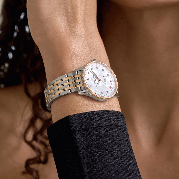 259821_01_Breitling_Navitimer_32_Steel_Gold_U77320E61A1U1_Juwelier_Clem_Vercammen_5.jpg