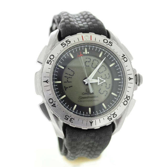 Omega_Speedmaster_Space_Mission_3291.50.00_Tweedehands_89031-985_Juwelier_Clem_Vercammen-5.jpg