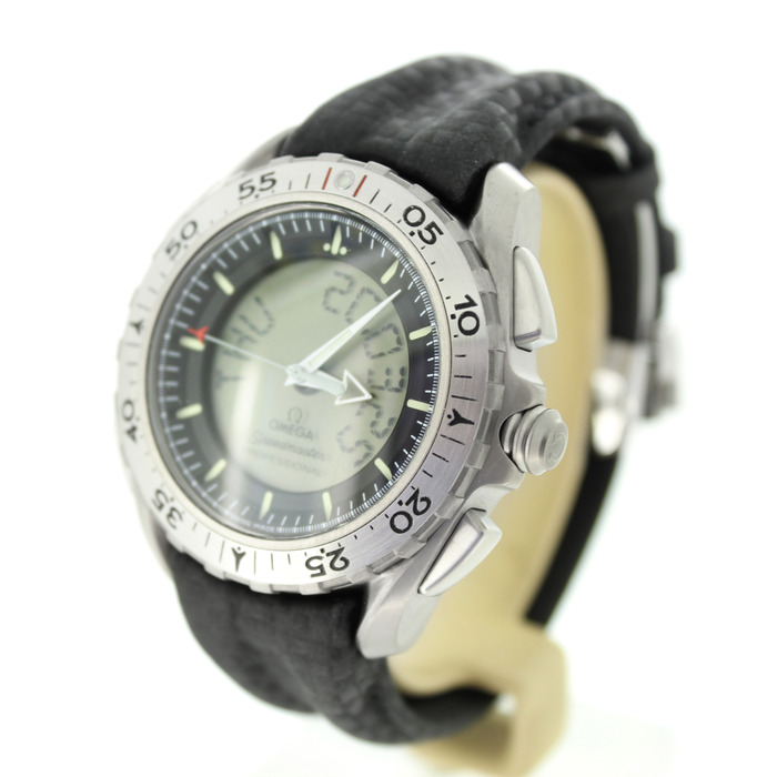 Omega_Speedmaster_Space_Mission_3291.50.00_Tweedehands_89031-985_Juwelier_Clem_Vercammen-3.jpg