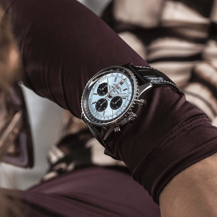 Breitling_Navitimer_B01_Chrnographe_43_AB0138241C1P1_Juwelier_Vercammen_5.jpg