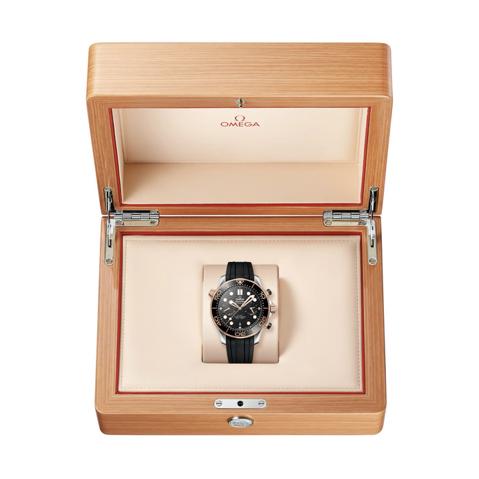 236688_01_omega-seamaster-diver-300m-omega-co-axial-master-chronometer-chronograph-44-mm-21022445101001-l_5.jpg