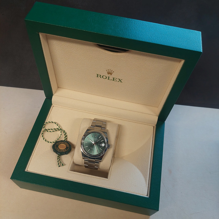 Rolex_Oyster_Perpetual_Datejust_126200_Tweedehands_90442-983_Juwelier_Clem_Vercammen-19.jpg