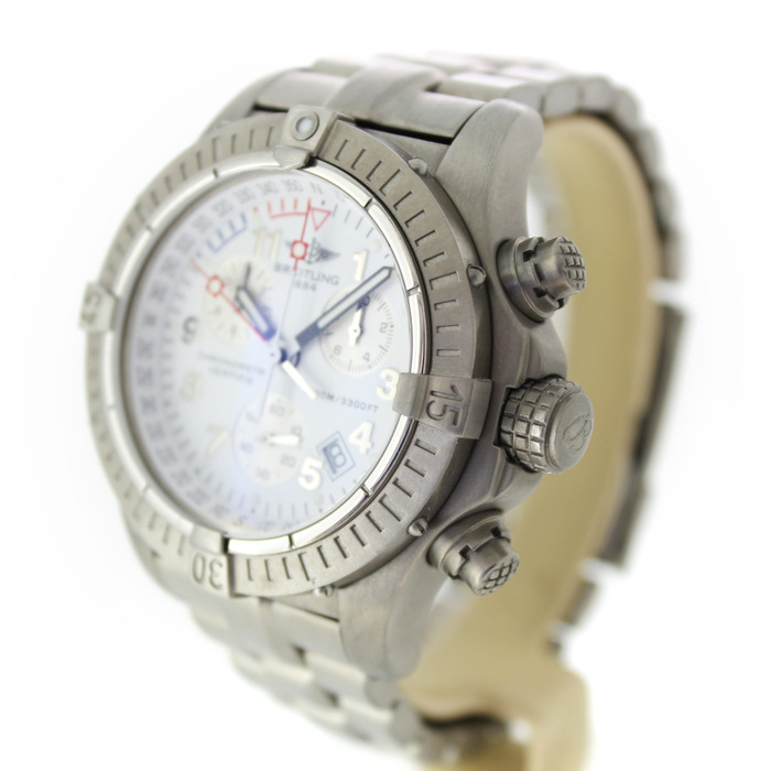 Breitling_Avenger_E73360_Tweedehands_90819-993_Juwelier_Clem_Vercammen-5.jpg