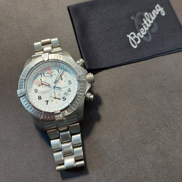 Breitling_Avenger_E73360_Tweedehands_90819-993_Juwelier_Clem_Vercammen-16.jpg