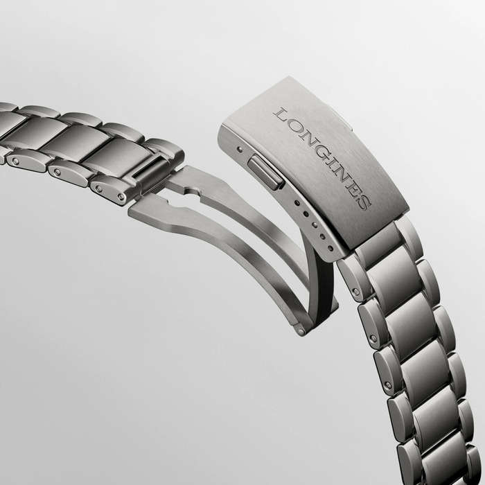 265826_01_Longines_Spirit_Zulu_Time_Titanium_L3-802-1-53-6_Juwelier_Clem_Vercammen_4.jpg