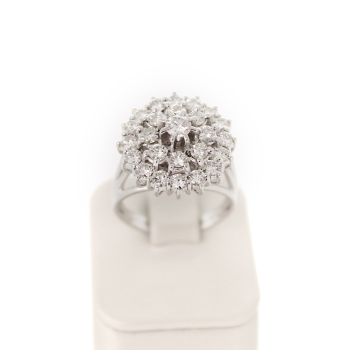 Ring_Entourage_Witgoud_18K_Briljant_tweedehands_91830-2305_Juwelier_Clem_Vercammen-2.jpg