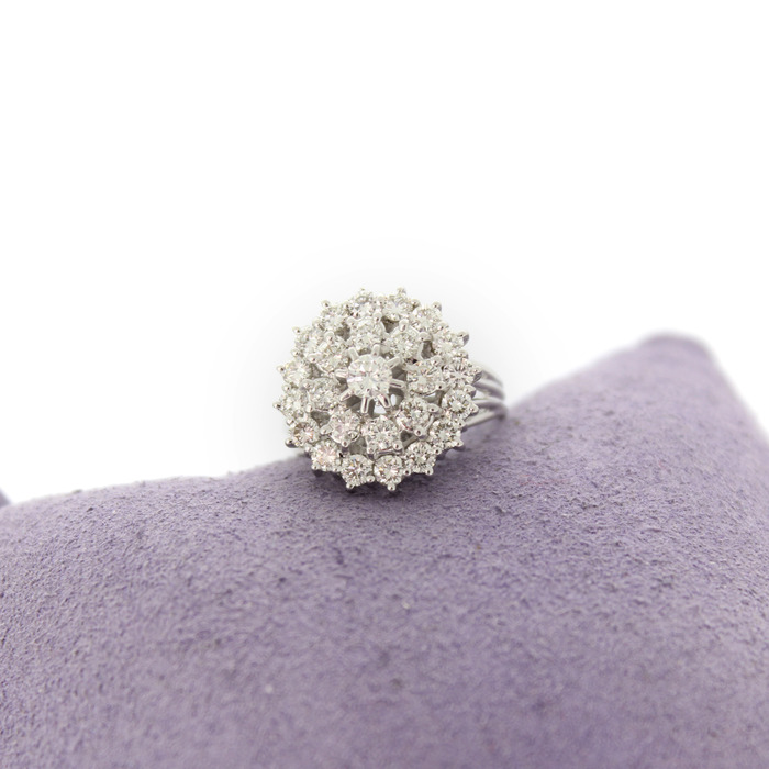 Ring_Entourage_Witgoud_18K_Briljant_tweedehands_91830-2305_Juwelier_Clem_Vercammen-6.jpg