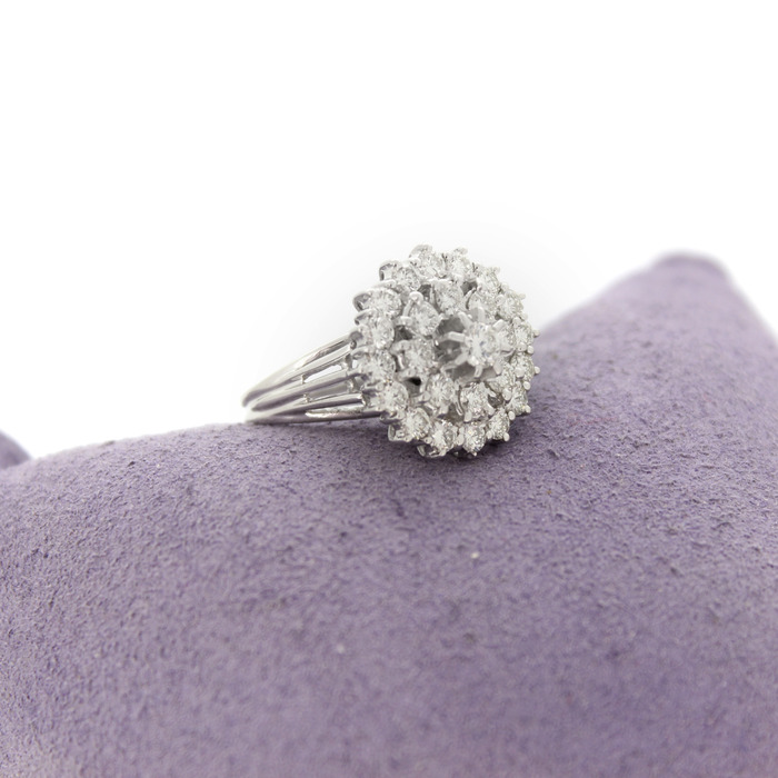 Ring_Entourage_Witgoud_18K_Briljant_tweedehands_91830-2305_Juwelier_Clem_Vercammen-9.jpg