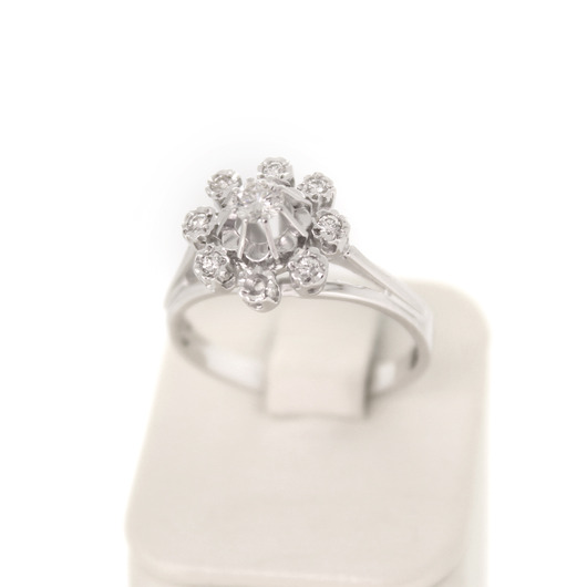 Juweel Ring entourage witgoud 18 karaat gezet met diamantjes '91831-2307-TWDH' Juweel Ring entourage witgoud 18 karaat gezet met diamantjes '91831-2307-TWDH'