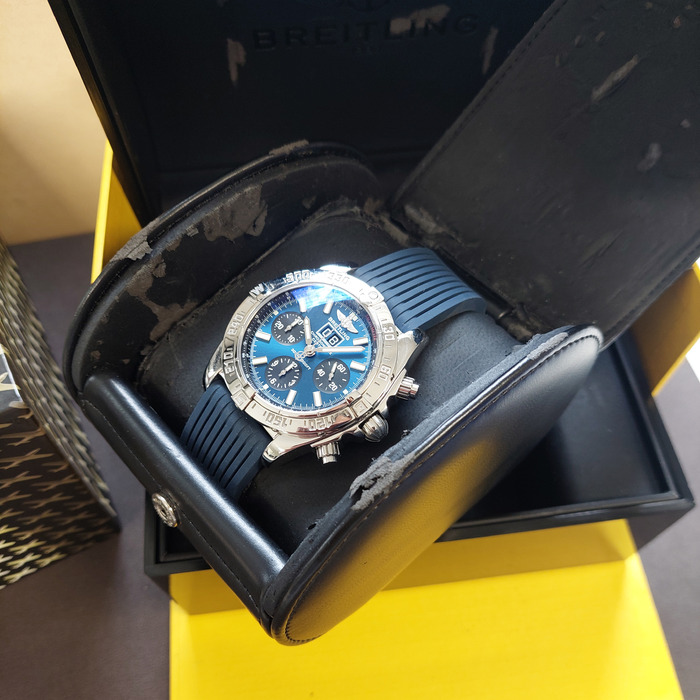 Breitling_Blackbird_A4435912C818_Tweedehands_90812-991_Juwelier_Clem_Vercammen-17.jpg