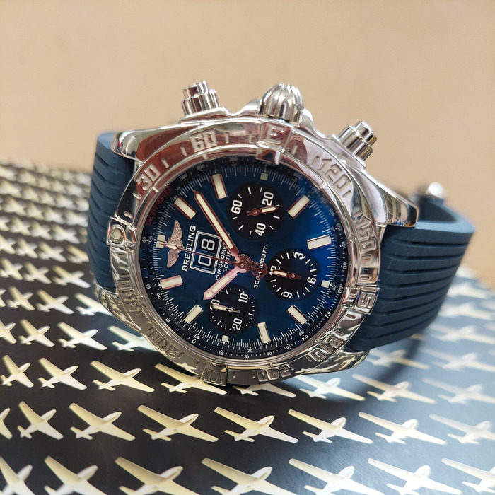 Breitling_Blackbird_A4435912C818_Tweedehands_90812-991_Juwelier_Clem_Vercammen-19.jpg