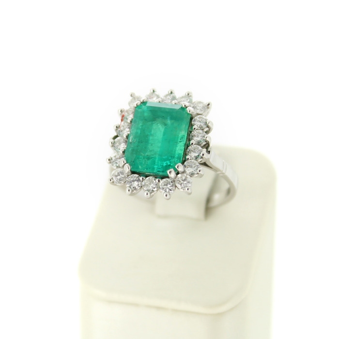 Ring_Witgoud_18K_Smaragd_Briljant_Tweedehands_92164-2334_Juwelier_Clem_Vercammen.jpg