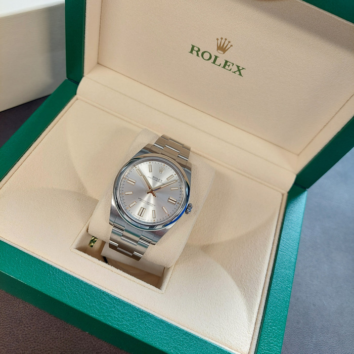 Rolex_Oyster_Perpetual_124300_Tweedehands_92147-1011_Juwelier_Clem_Vercammen-21.jpg