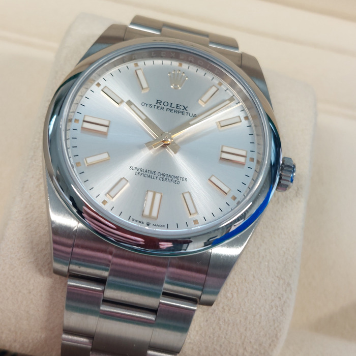 Rolex_Oyster_Perpetual_124300_Tweedehands_92147-1011_Juwelier_Clem_Vercammen-22.jpg