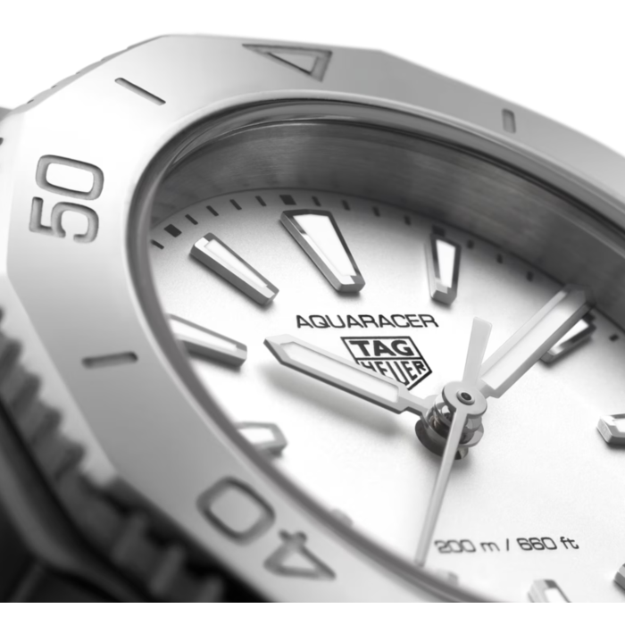 270187_01_Tag_Heuer_Aquaracer_Professional_200_Quartz_WBP1411-BA0622_Juwelier_Clem_Vercammen-3.png