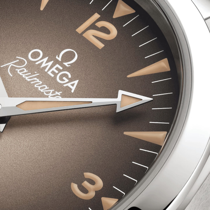270952_01_Omega_Seamaster_Railmaster_23512382013001_Juwelier_Clem_Vercammen_6.jpg