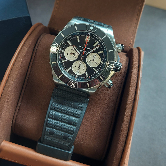 Breitling_Super_Chronomat_B01_44_AB0136251B1S1_Tweedehands_92375-1016_Juwelier_Clem_Vercammen-14.jpg