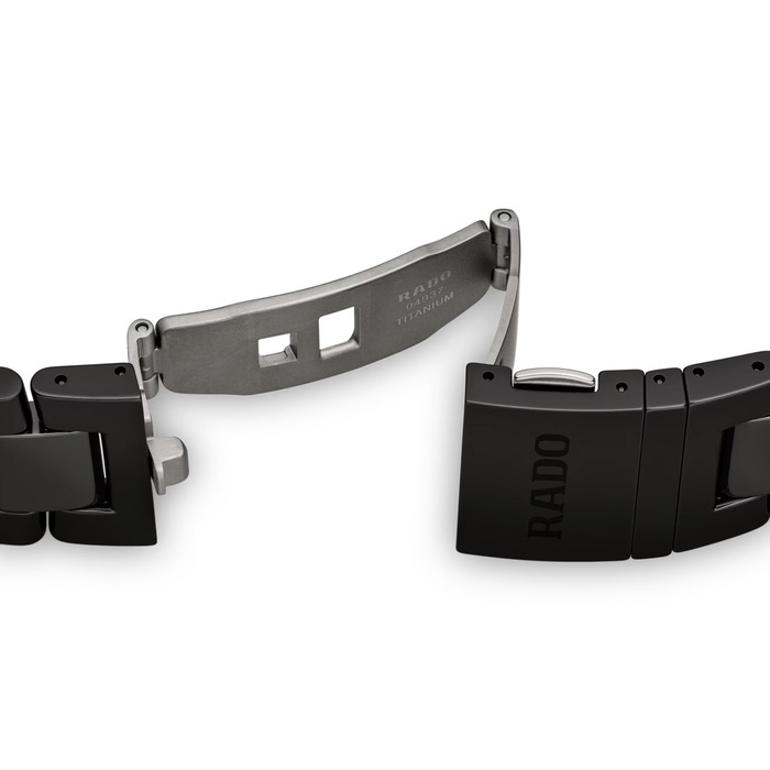 245097_01_Rado_Captain_Cook_High-Tech_Ceramic_R32127152_Juwelier_Clem_Vercammen_4.jpg