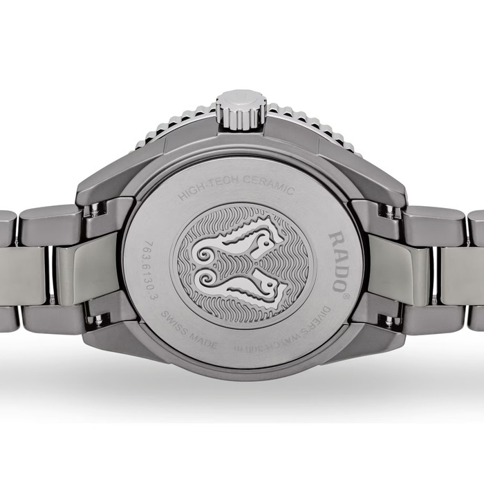 252682_01_Rado_Captain_Cook_High-Tech_Ceramic_Diver_R32144202_Juwelier_Clem_Vercammen_3.jpg