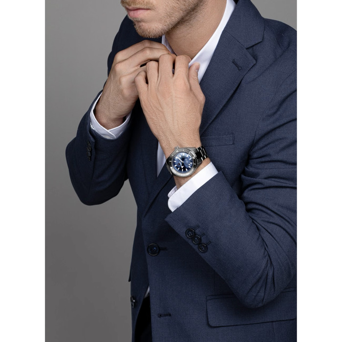 252682_01_Rado_Captain_Cook_High-Tech_Ceramic_Diver_R32144202_Juwelier_Clem_Vercammen_5.jpg