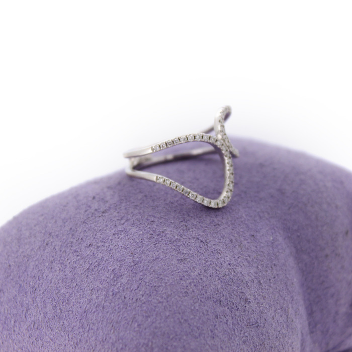 Ring_Witgoud_18K__Briljant_Tweedehands_92568-2339_Juwelier_clem_vercammen-9.jpg