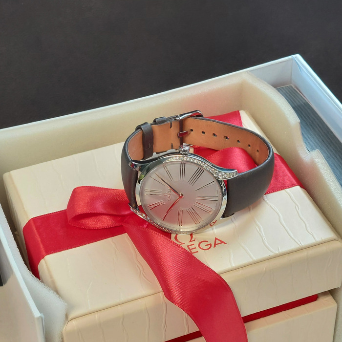 Omega_De_Ville_Tresor_42817396002001_Tweedehands_CV-1023_Juwelier_Clem_Vercammen-16.jpg