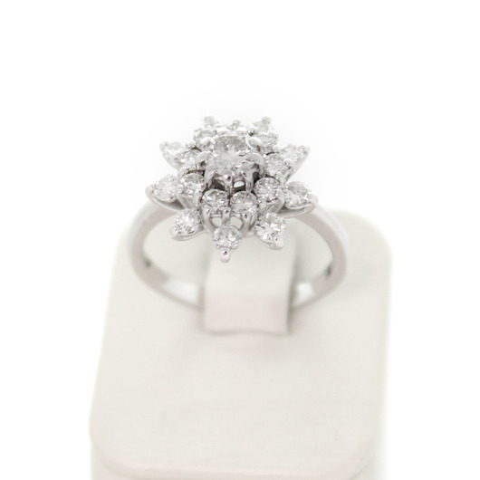 Juweel Ring entourage witgoud 18 karaat gezet met briljanten '92439-2342-TWDH' Juweel Ring entourage witgoud 18 karaat gezet met briljanten '92439-2342-TWDH'