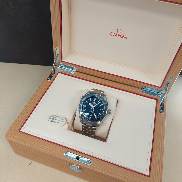 Omega_Seamaster_Planet_ocean_23290462103001_Tweedehands_92699_Juwelier-Clem_Vercammen-15.jpg