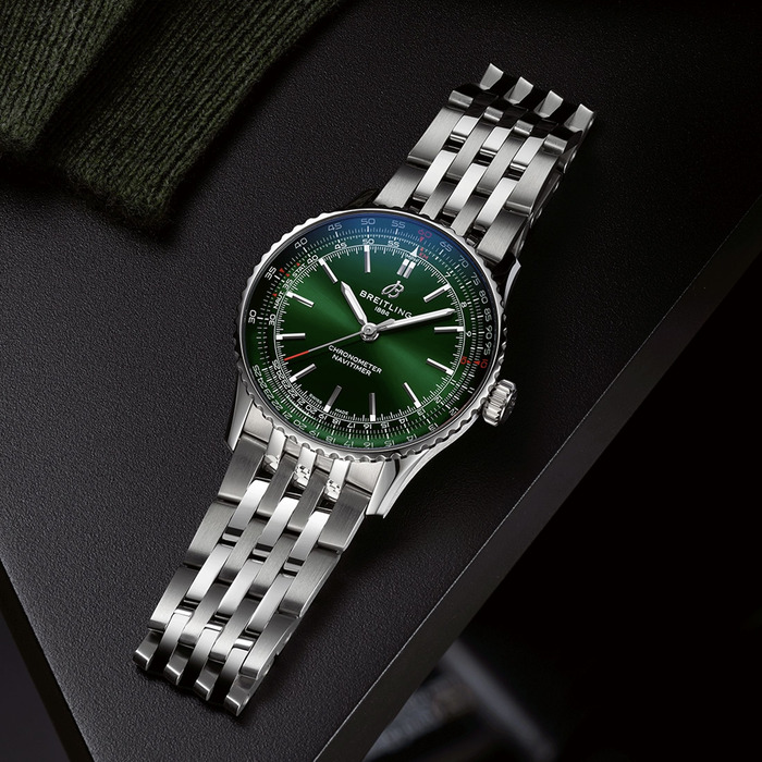271082_01_Breitling_Navitimer_Auto_41_A17329371L1A1_Juwelier_Clem_Vercammen_4.jpg