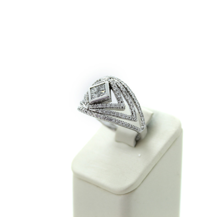 Ring_Centoventuno_Witgoud_Briljanten_Tweedehands_92559-2349_Juwelier_Clem_Vercammen-3.jpg