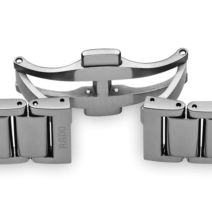241051_01_rado-TRUE-SQUARE-AUTOMATIC-R27077202_clem-vercammen_13.jpg