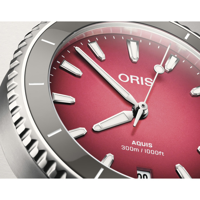 Oris_Aquis_Date_taste_of_summer_01_733_7792_4158_07_8_19_05P_Juwelier_Clem_Vercammen_4.jpg