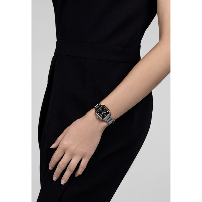 240895_01_Rado_true_square_diamonds_gunmetal_ceramic_R27079702-clem-vercammen_7.jpg